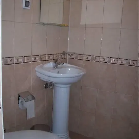 Zora Πανσιόν Beden