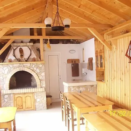 Zora Πανσιόν Beden